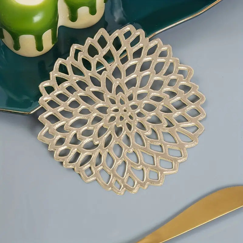 Solid Colour PVC Hollow Placemat for Kitchen Decor