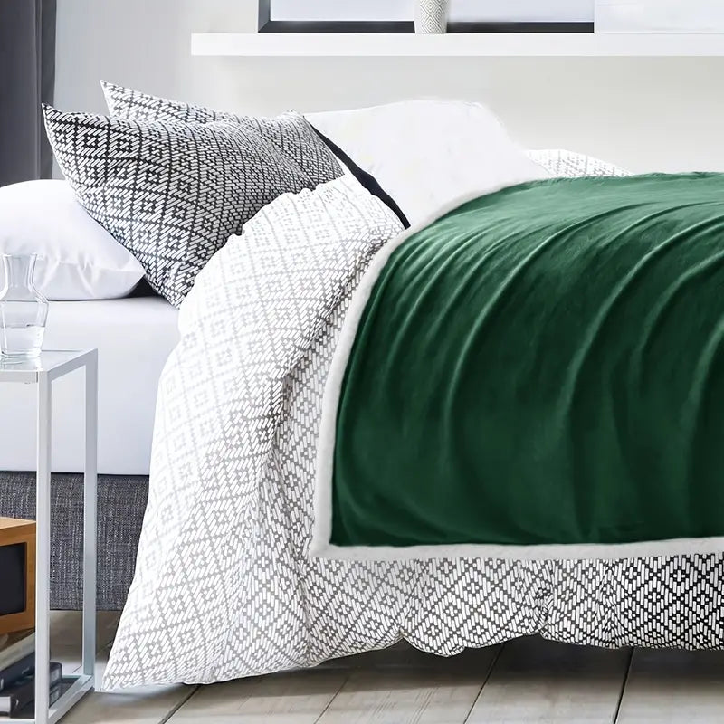 Green Sherpa Throw Blanket for Couch, 50x60 Inches