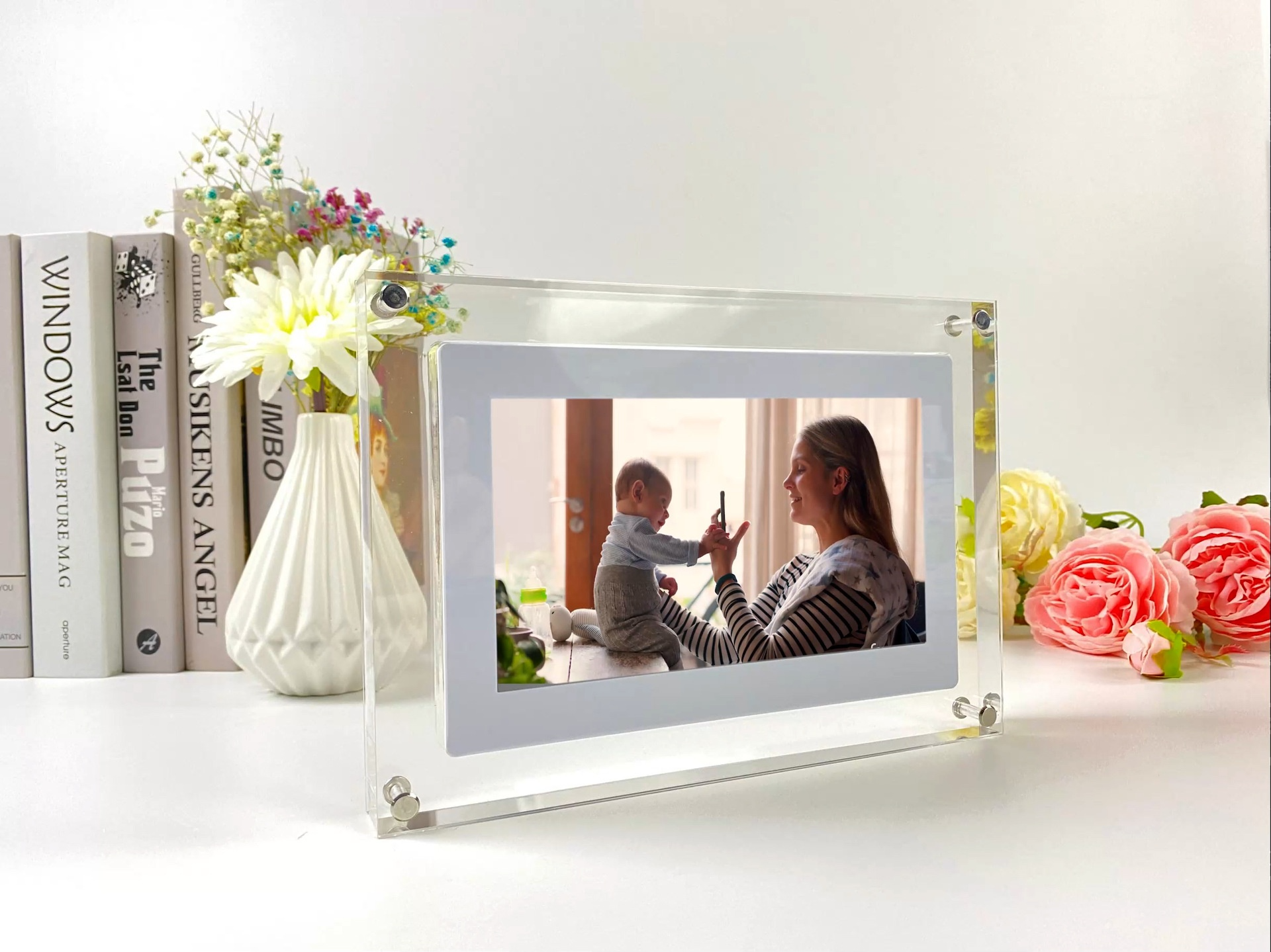 Transparent Digital Photo Frame