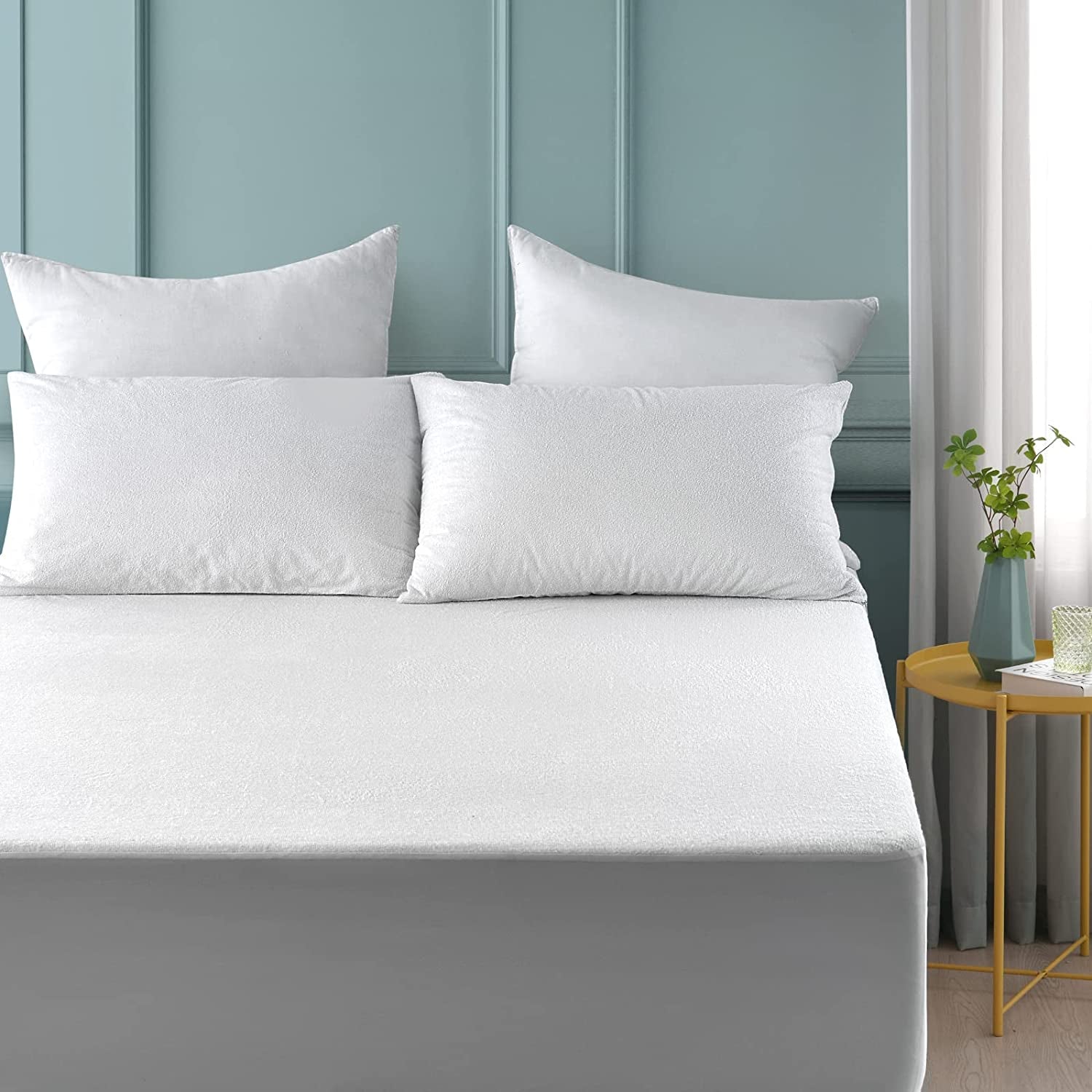 Fully Fitted 100% Bamboo Terry Waterproof Mattress Protector, Rustle Noise Free, Naturally Anti-Microbial & Hypoallergenic, Moisture Controlling Towelling - Double Bed (137Cm X 190Cm))