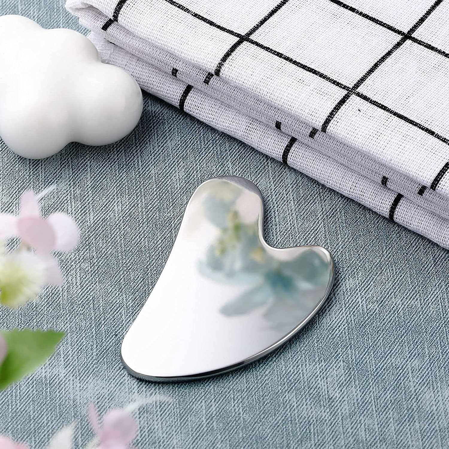 Stainless Steel Gua Sha Facial Tools Guasha Tool for Face Metal Gua Sha Tighten Skin Heart Massage Guasha Beauty Tool for Body Eyes Neck Massager with Travel Pouch (Silver, Heart Style)