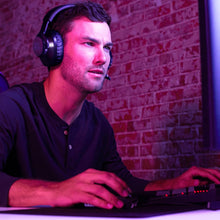 Load image into Gallery viewer, Quantum 350 Wireless Gaming Headset Black
