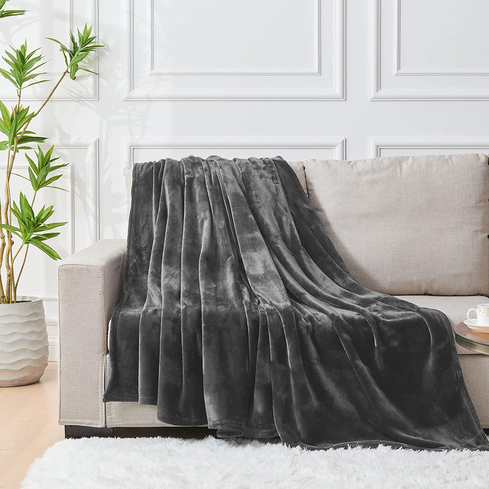 Fleece Blankets 152X203Cm - 300GSM Lightweight Flannel Microfiber Fuzzy Soft Cozy Blanket for Bed, Sofa, Couch, Travel, Camping (Charcoal)