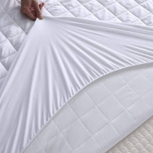 Load image into Gallery viewer, Waterproof Quilted Mattress Protector Queen Fitted Bed Topper, Hypoallergenic, Super Soft -Breathable and Noiseless Mattress Cover Stretches up to 40Cm Deep Mattress Support (Queen 155X200)
