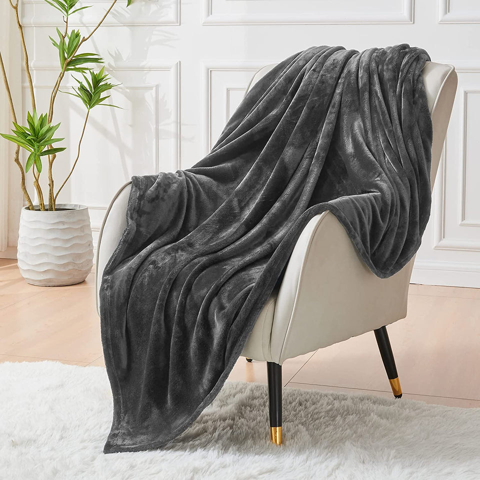 Fleece Blankets 152X203Cm - 300GSM Lightweight Flannel Microfiber Fuzzy Soft Cozy Blanket for Bed, Sofa, Couch, Travel, Camping (Charcoal)