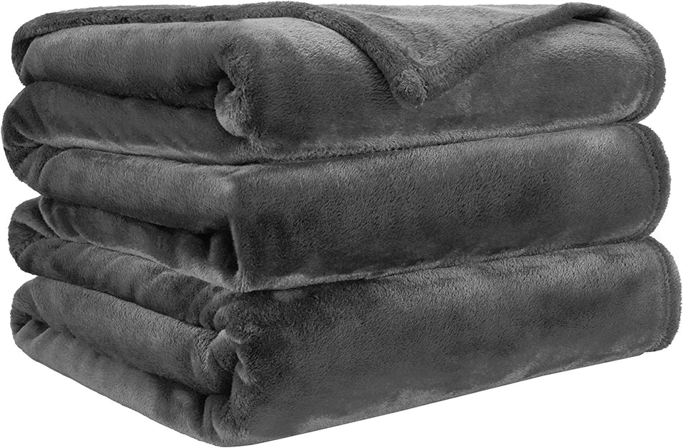 Fleece Blankets 152X203Cm - 300GSM Lightweight Flannel Microfiber Fuzzy Soft Cozy Blanket for Bed, Sofa, Couch, Travel, Camping (Charcoal)
