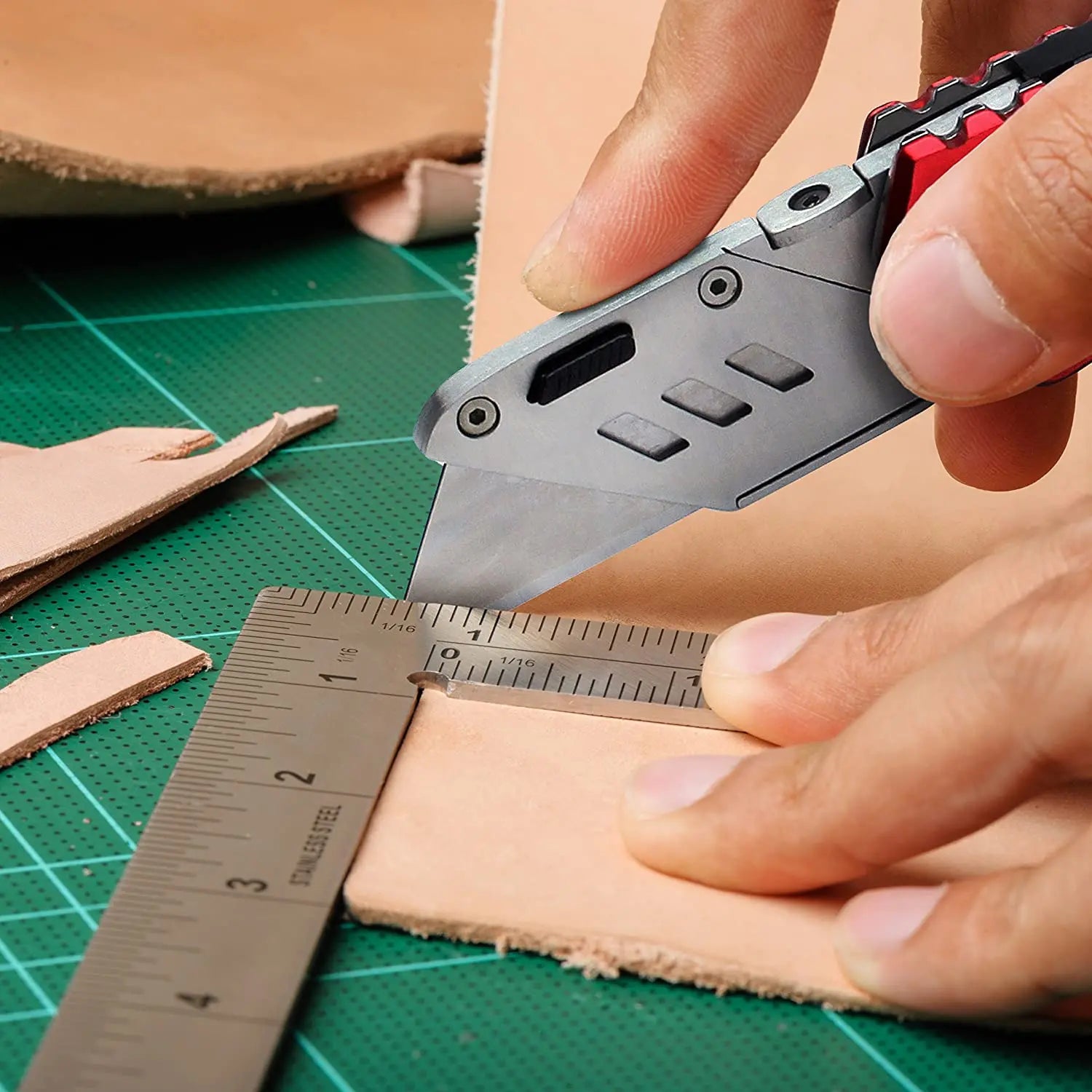 FC Folding Pocket Utility Knife - Heavy Duty Box Cutter with Holster, Quick Change Blades, Lock-Back Design pattanaustralia