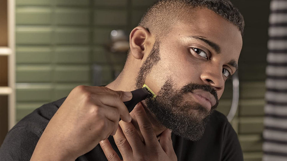 Oneblade Pro Face Shaver Trimmer with Rechargeable 90Min Li-Ion Battery, 1 Hour Charge Time, 14-Length Precision Comb and LED Digital Display, Chrome, QP6530/15