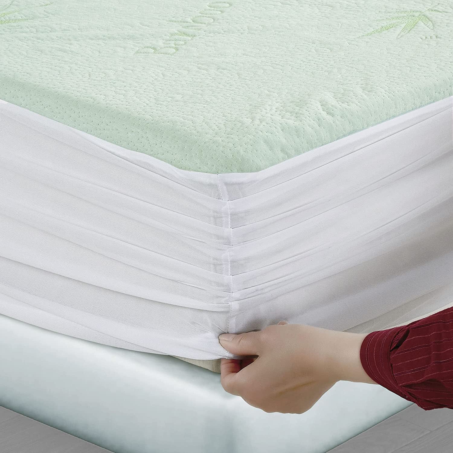 Bamboo Mattress Protector, Breathable Bamboo Waterproof Mattress Protector, Queen Size Hypoallergenic Fully Fitted Mattress Protector (Queen Size)