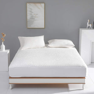 King Size Waterproof Mattress Protector Bamboo Cooling Fitted Mattress Pad Cover with Deep Pocket up to 18''